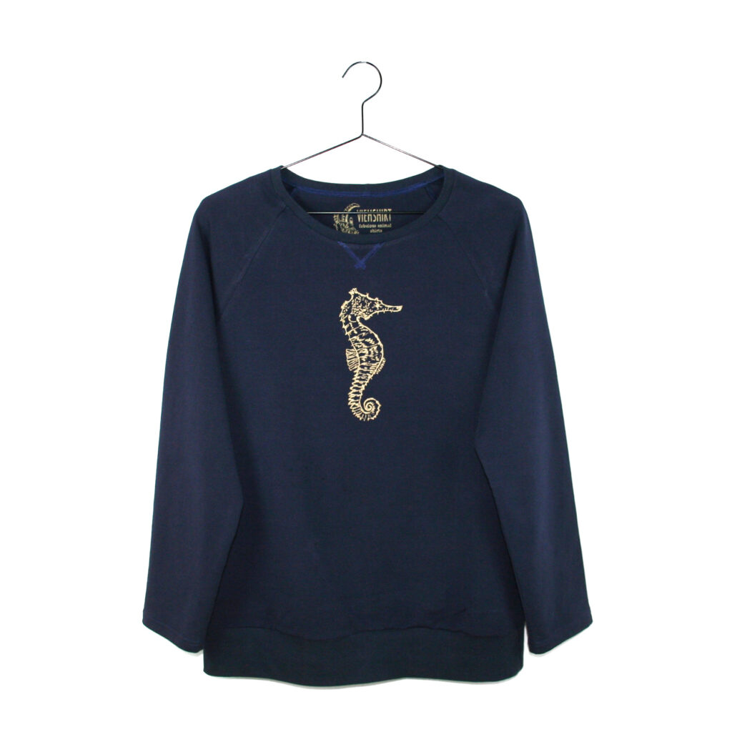 Blauer Sweater mit Siebdruckmotiv Seepferdchen